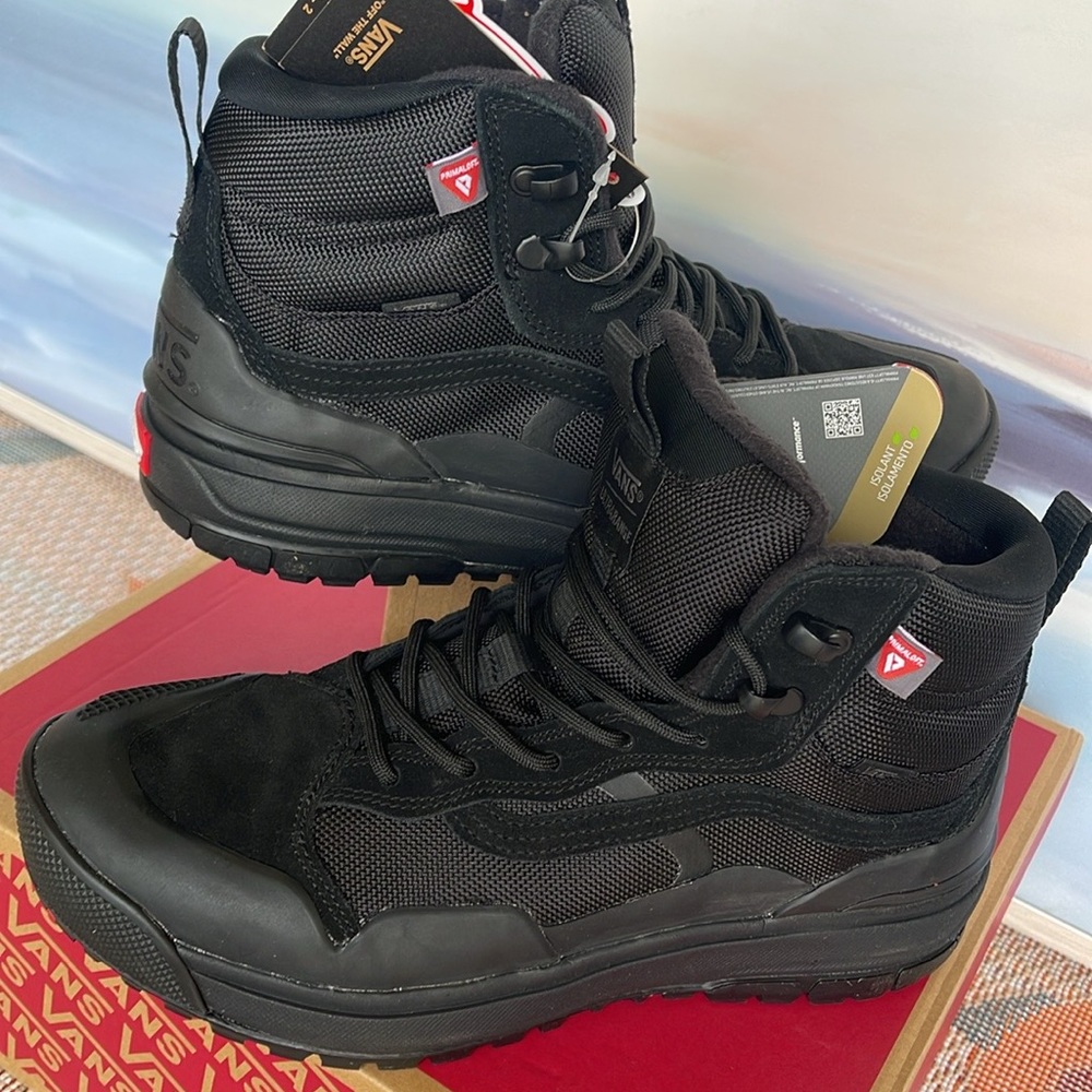 Vans WMNS Ultrarange Exo
Black/Black
VN0A4BVSBKA
Boots Sneakers - Picture 9 of 16